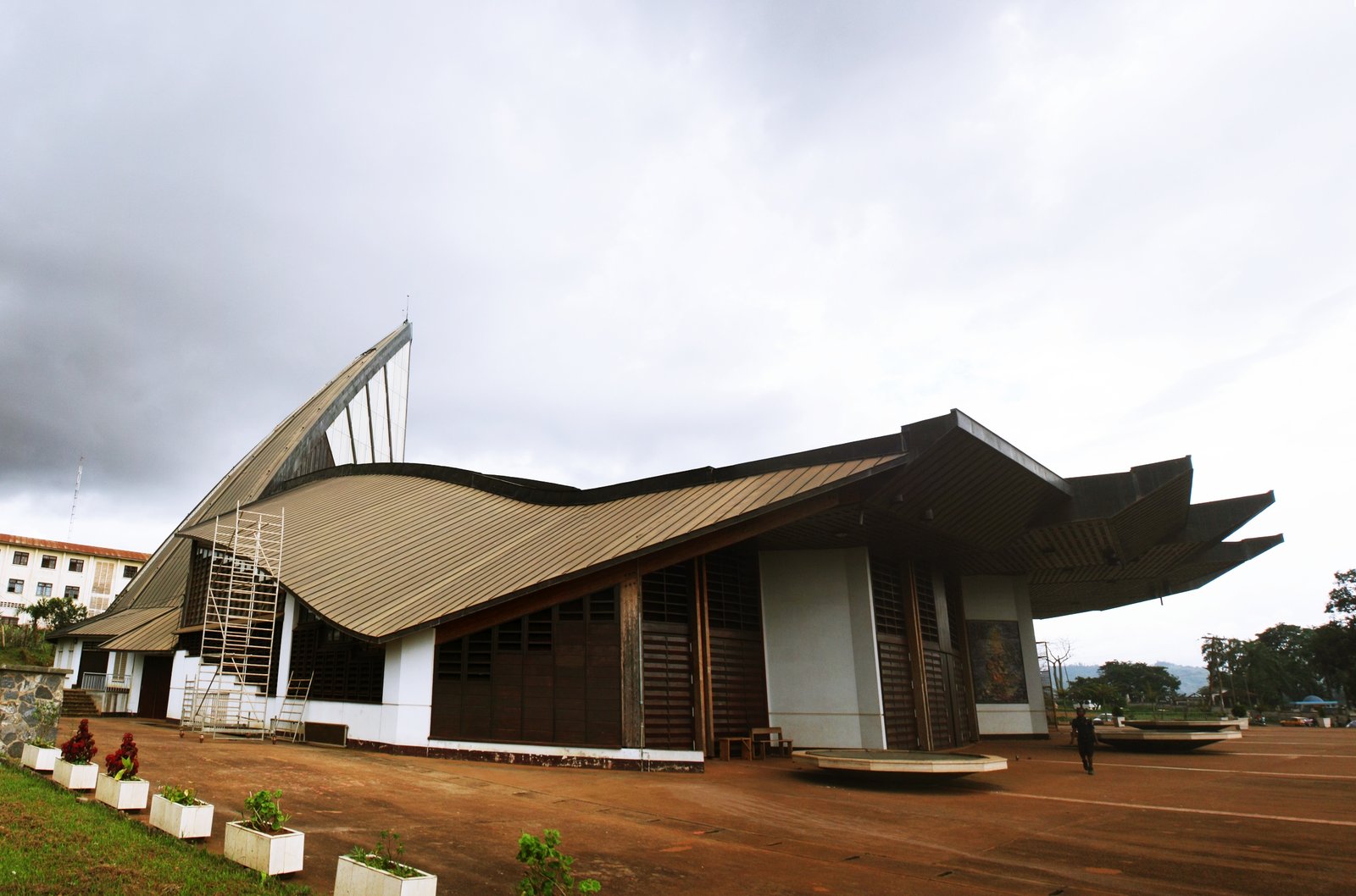 Basilique Marie-Reine des Apôtres de Mvolyé