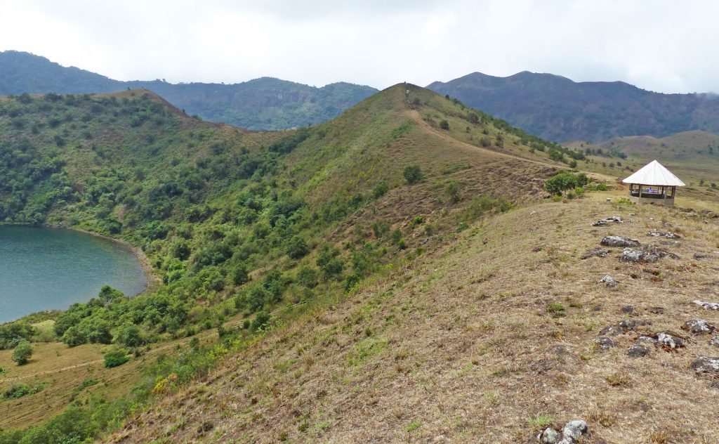 Mont Manengouba & Lacs Jumeaux